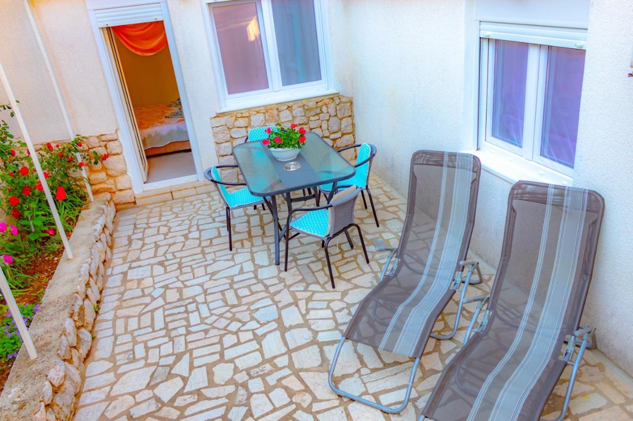 Vacation Home Grill & Chill With 350M2 Garden With Bbq Novi Vinodolski Exterior photo